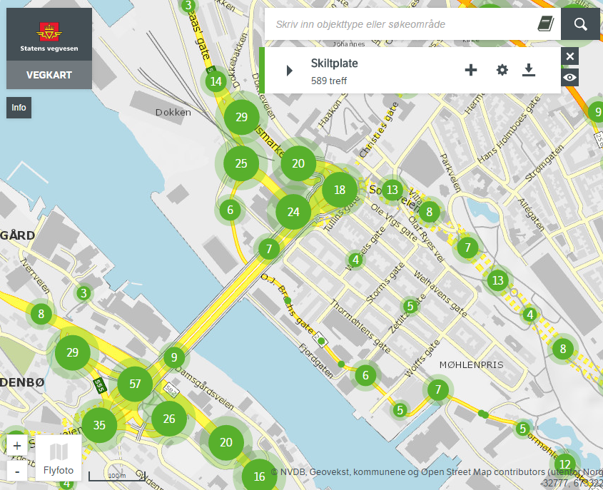 Skiltplater nær Puddefjordsbrua i Bergen